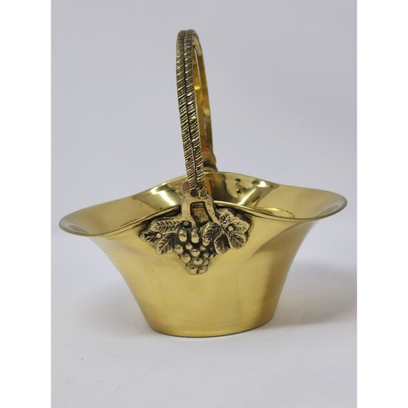 Vintage Brass Basket With Grapes‎ And Leaves Cluster Design Made In India - Picture 2 of 12